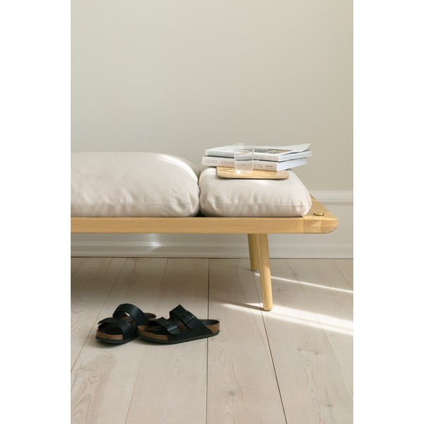 Krémová lenoška Lounge Around – UMAGE-image-1