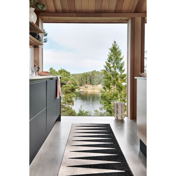 Černo-bílý vnitřní a venkovní běhoun 70x150 cm Vivi Black – Pappelina-image-1