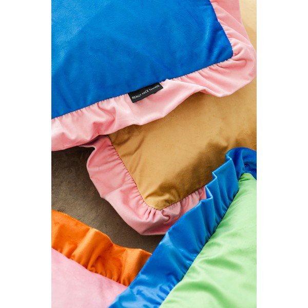 Sametový dekorační polštář 55x55 cm – Really Nice Things-image-2