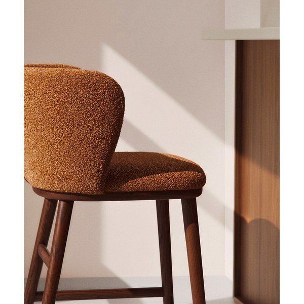 Čalouněná barová židle v terakotové barvě (výška sedáku 65 cm) Ciselia – Kave Home-image-2