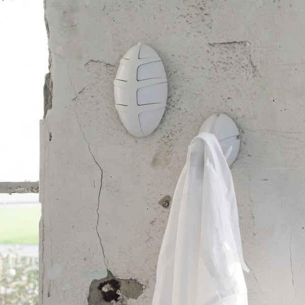 Bílý nástěnný plastový háček Bug – Spinder Design-image-3