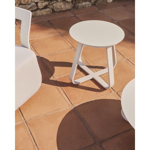 Kovový kulatý zahradní stolek ø 48 cm Tamaris – Kave Home-image-1