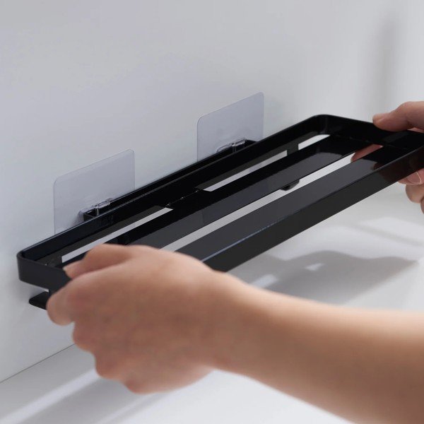 Matně černá ocelová koupelnová polička bez vrtání Film Hook – YAMAZAKI-image-4