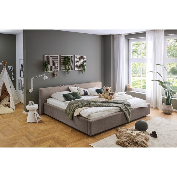 Taupe čalouněná dvoulůžková postel s úložným prostorem s roštem 200x240 cm Cube – Meise Möbel-image-4