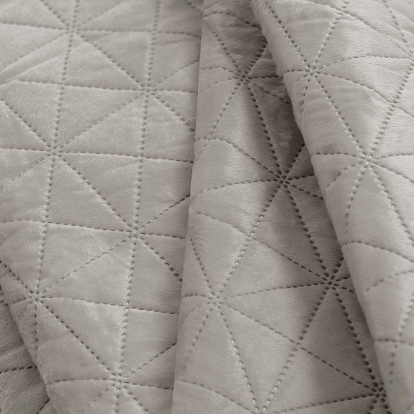 Šedobéžový sametový prošívaný přehoz 240x260 cm Laila – Restilo-image-3