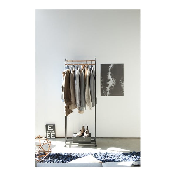 Černý kovový pojízdný stojan na oblečení Tower – YAMAZAKI-image-1