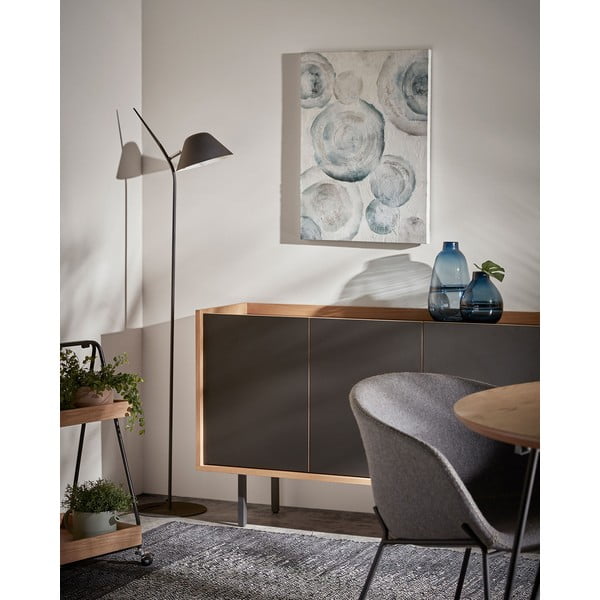 Černá stojací lampa s kovovým stínidlem (výška 152 cm) Aurelia – Kave Home-image-1