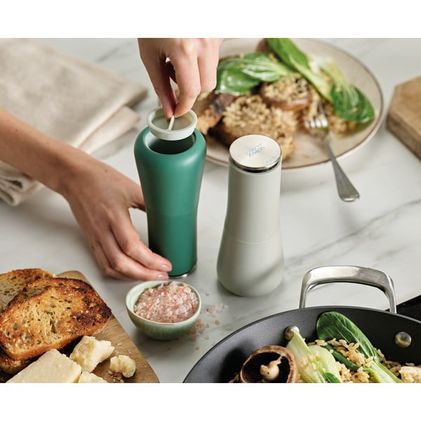 Slánka a pepřenka na sůl a pepř Milltop – Joseph Joseph-image-1