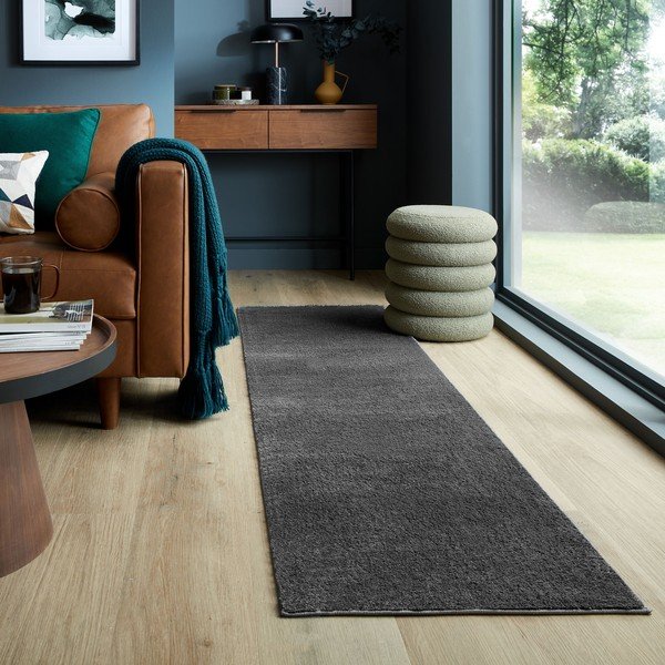 Tmavě šedý běhoun z recyklovaných vláken 60x230 cm Sheen – Flair Rugs-image-1