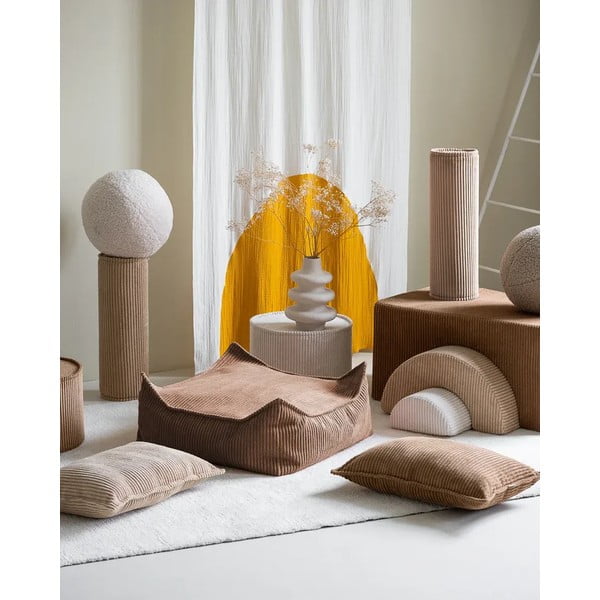 Světle hnědý manšestrový dětský pohovkový polštář Roll – Wigiwama-image-3