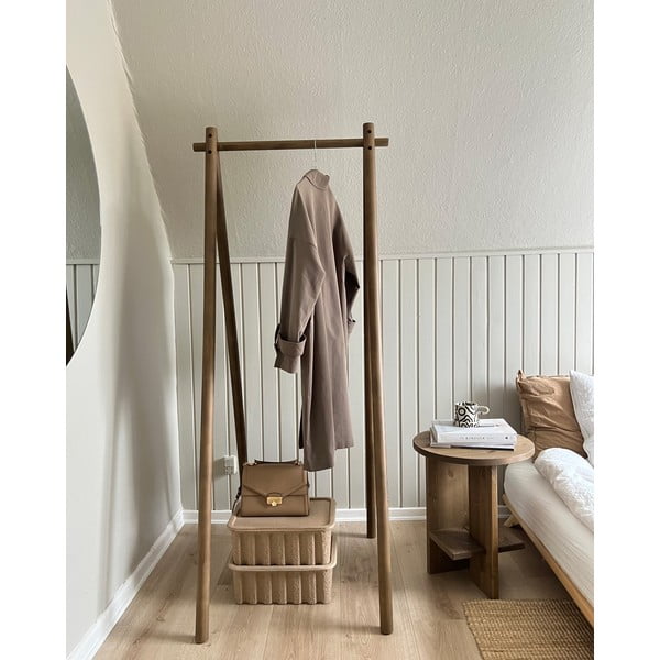 Hnědý stojan na oblečení z borovicového dřeva Hongi – Karup Design-image-4