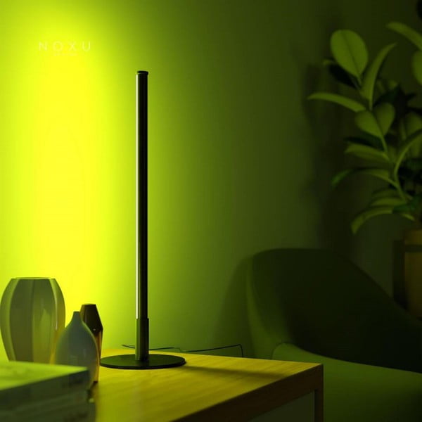 Černá kovová LED stolní lampa na dálkové ovládání (výška 150 cm) Mini – Squid Lighting