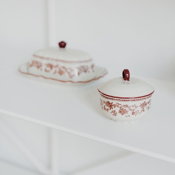 Vínová/slonovinová porcelánová máslenka Cyril – S|P Collection-image-1