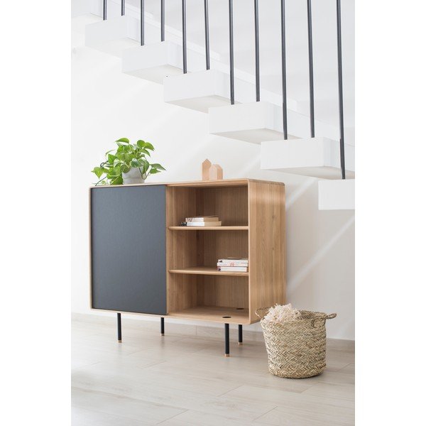 Nízká komoda z dubového dřeva v černo-přírodní barvě 118x100 cm Fina – Gazzda-image-1