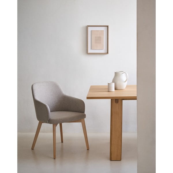 Béžové čalouněné jídelní křeslo s područkami Nelida – Kave Home-image-1