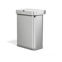 Bezdotykový ocelový odpadkový koš ve stříbrné barvě 58 l Sensor – simplehuman