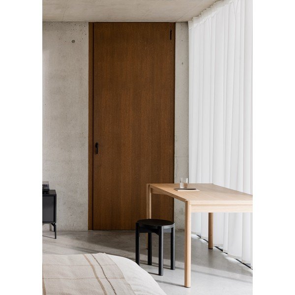 Černá stolička z bukového dřeva Hopp – noo.ma-image-3