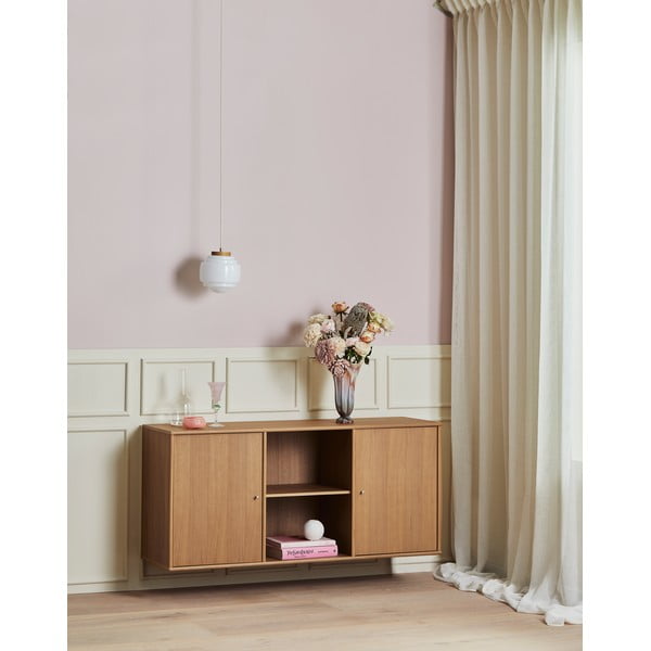 Nízká závěsná komoda v dekoru dubu v přírodní barvě 133x61 cm Mistral – Hammel Furniture-image-1