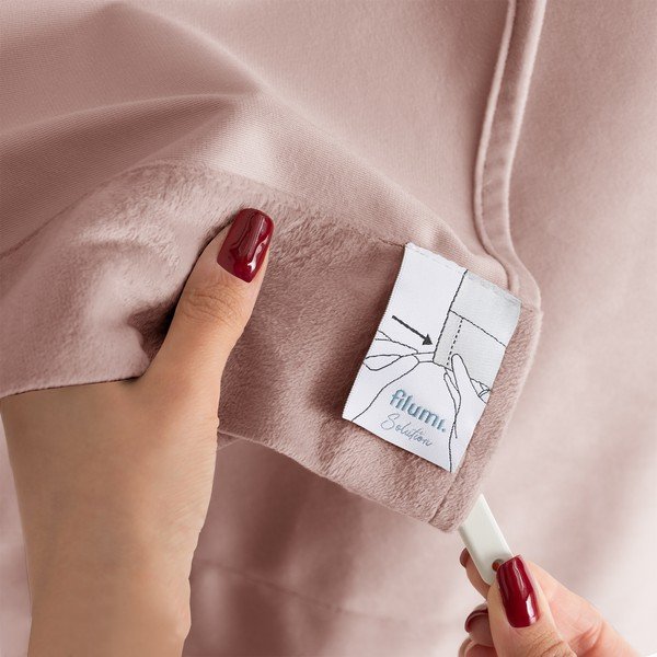 Světle růžový sametový dimout závěs 265x175 cm Velto – Filumi-image-3