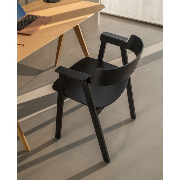 Černá jídelní židle s područkami z dubového dřeva Flip – Gazzda-image-1