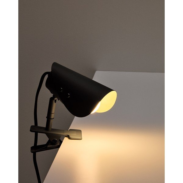Černá kovová stolní lampa s klipem (výška 16 cm) Jula – Kave Home-image-1