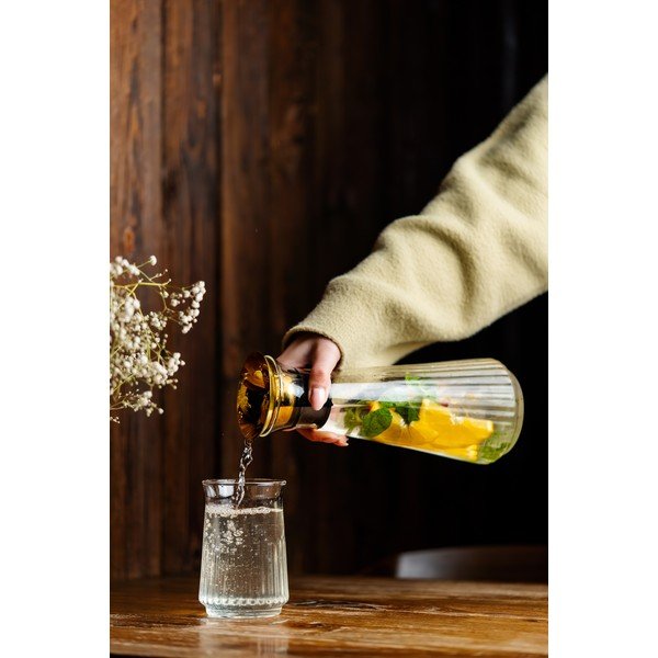 Skleněná karafa 900 ml Mia – Vialli Design-image-3
