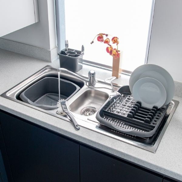 Cihlově červený čtvercový plastový lavor Addis, 38 x 32 x 14 cm-image-1