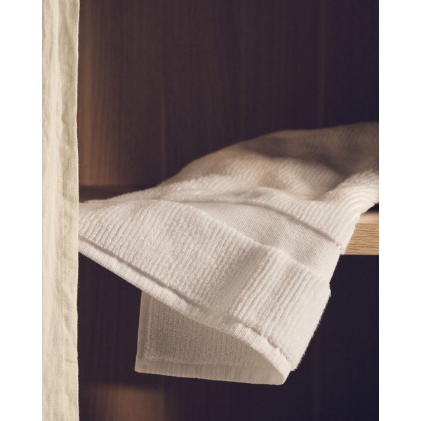 Bílý froté bavlněný ručník 30x50 cm Olvira – Kave Home-image-3