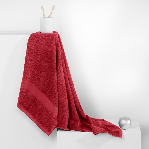 Červená osuška DecoKing Bamby Red, 70 x 140 cm-image-1