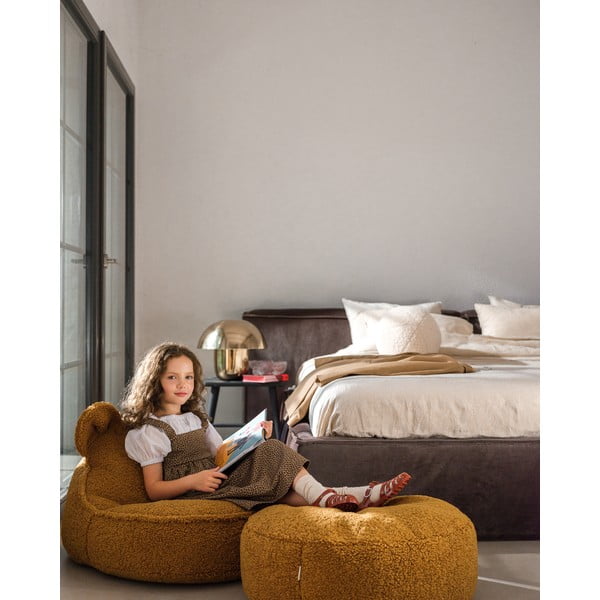 Hnědý dětský sedací vak z textilie bouclé Bear – Wigiwama-image-1