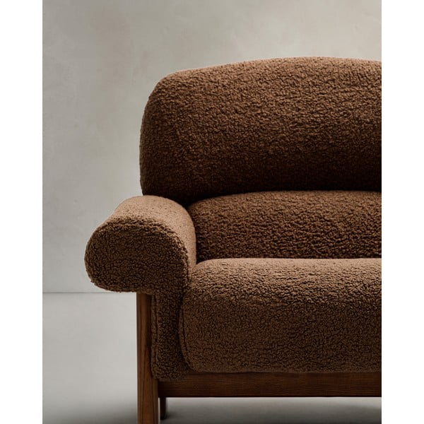 Hnědé křeslo z textilie bouclé Nema – Kave Home-image-4