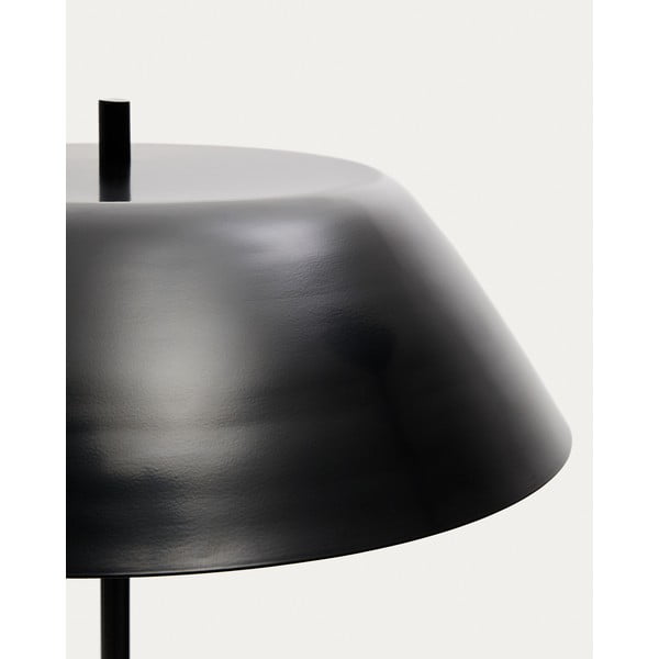 Černá stojací lampa s kovovým stínidlem (výška 153 cm) Sayra – Kave Home-image-4