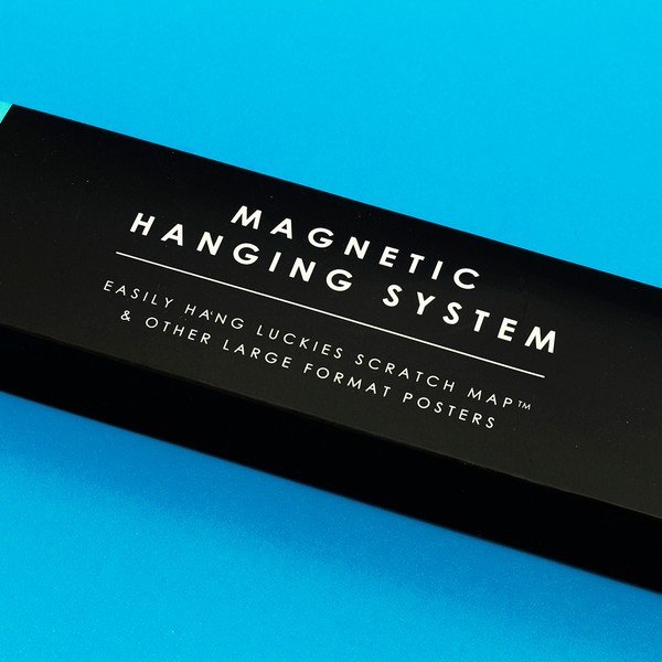 Závěsný držák na mapu Luckies of London Hang!-image-1