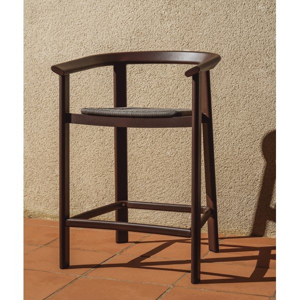 Hnědá dřevěná zahradní barová židle Erice – Kave Home-image-1