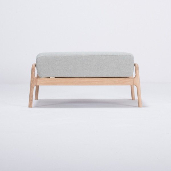 Modrošedá podnožka s konstrukcí z dubového dřeva Gazzda Fawn-image-1