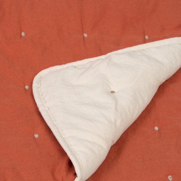 Prošívaný přehoz z mikrovlákna v cihlové a béžové barvě 230x280 cm – Ixia-image-3