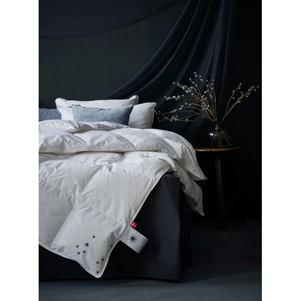Celoroční přikrývka s péřovou výplní 140x200 cm Capella Medium – Universe of Sleeping-image-3