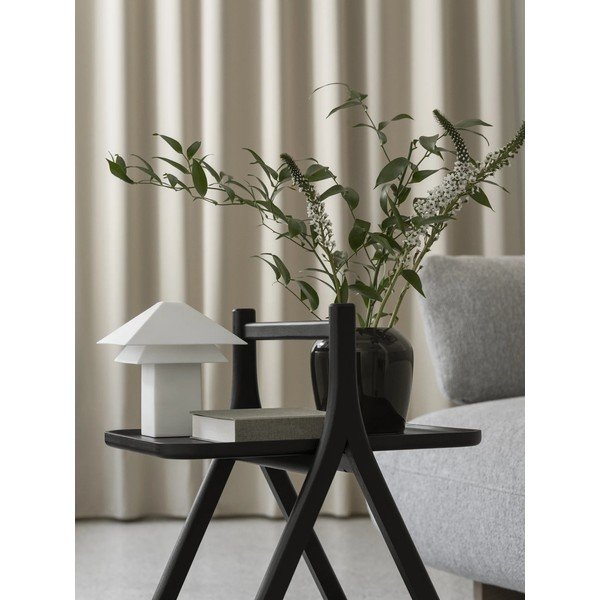 Bílá LED stmívatelná stolní lampa s kovovým stínidlem (výška 33,5 cm) Sanaka – Blomus-image-2