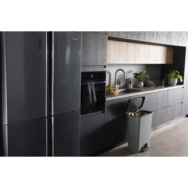 Pedálový plastový odpadkový koš 50 l Compatta - Curver-image-1