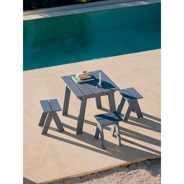 Zahradní jídelní stůl z borovicového dřeva 77x79 cm Navo – noo.ma-image-1