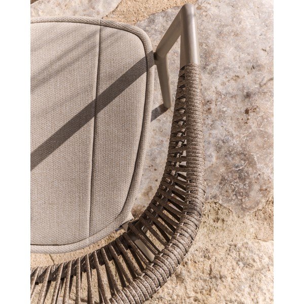 Taupe polstrovaná zahradní židle Alimia – Kave Home-image-3