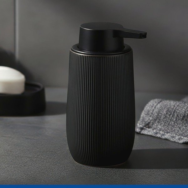Černý plastový dávkovač mýdla 400 ml Fablo – Wenko-image-1
