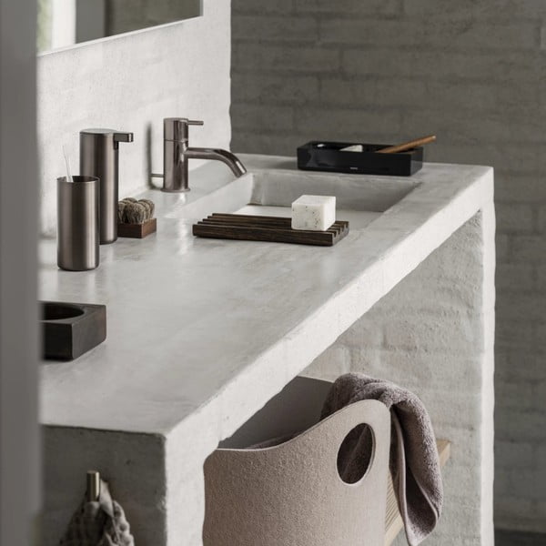 Tmavě hnědý dávkovač mýdla z nerezové oceli 165 ml MODO – Blomus-image-1