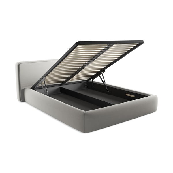 Světle šedá čalouněná dvoulůžková postel s úložným prostorem s roštem 160x200 cm Kiana – Makamii-image-3