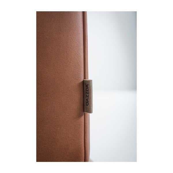 Koňakově hnědá pohovka z buvolí kůže s konstrukcí z masivního dubového dřeva Gazzda Fawn, 240 cm-image-4