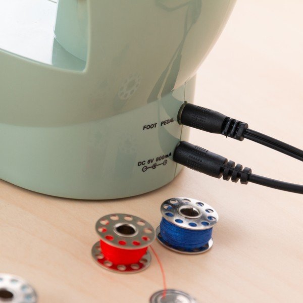 Zelený šicí stroj InnovaGoods Sewing Machine-image-2