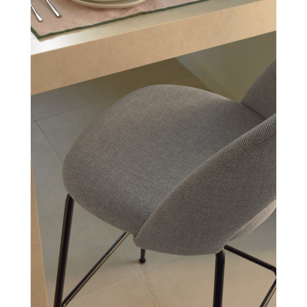 Šedé čalouněné barové židle v sadě 4 ks (výška sedáku 63 cm) Mahalia – Kave Home-image-4