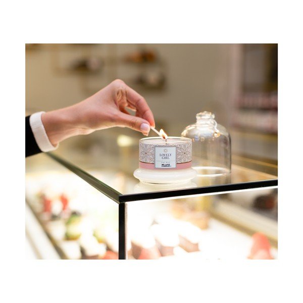 Svíčka ze sójového vosku We Love Candles Lovely Girl, doba hoření 72 hodin-image-3