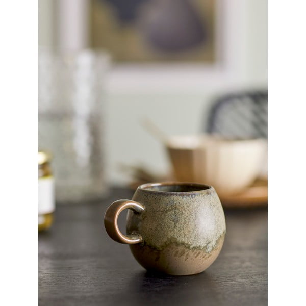 Hnědý keramický hrnek 280 ml Paula – Bloomingville-image-1