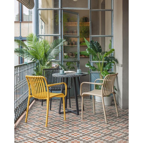 Hořčicově žlutá zahradní židle Kave Home Isabellini-image-1